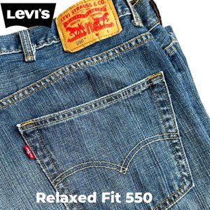 EUC Levi’s 550 Lightly Distressed Relaxed Fit Jeans Looks Never Worn W 46 x L 32